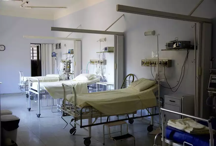 Σε μέγιστη επιχειρησιακή ετοιμότητα τα νοσοκομεία για την κακοκαιρία Μπάρμπαρα – Αυτές είναι οι τέσσερις οδηγίες που δόθηκαν