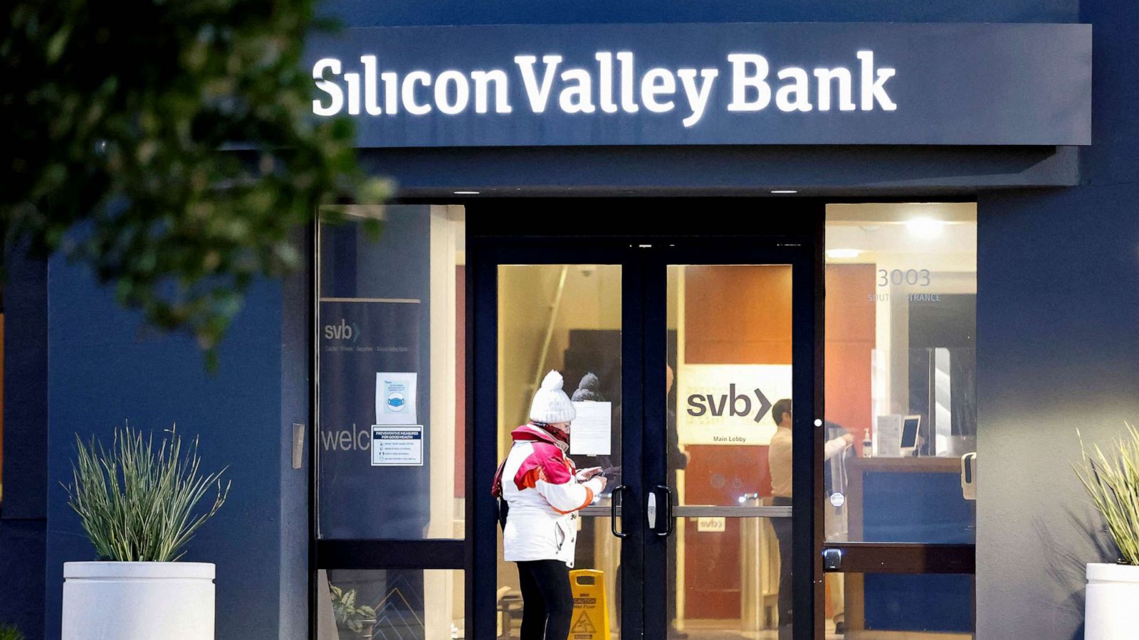 Καθησυχάζει η ΕΕ: «Δεν υπάρχει κίνδυνος μετάδοσης στην Ευρώπη από την κατάρρευση της τράπεζας Silicon Valley»